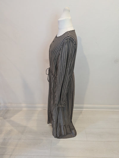 Saint + Sofia Black Print Maxi Dress Size 18