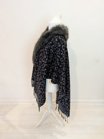 Rino & Pelle grey/ black fur collar shawl