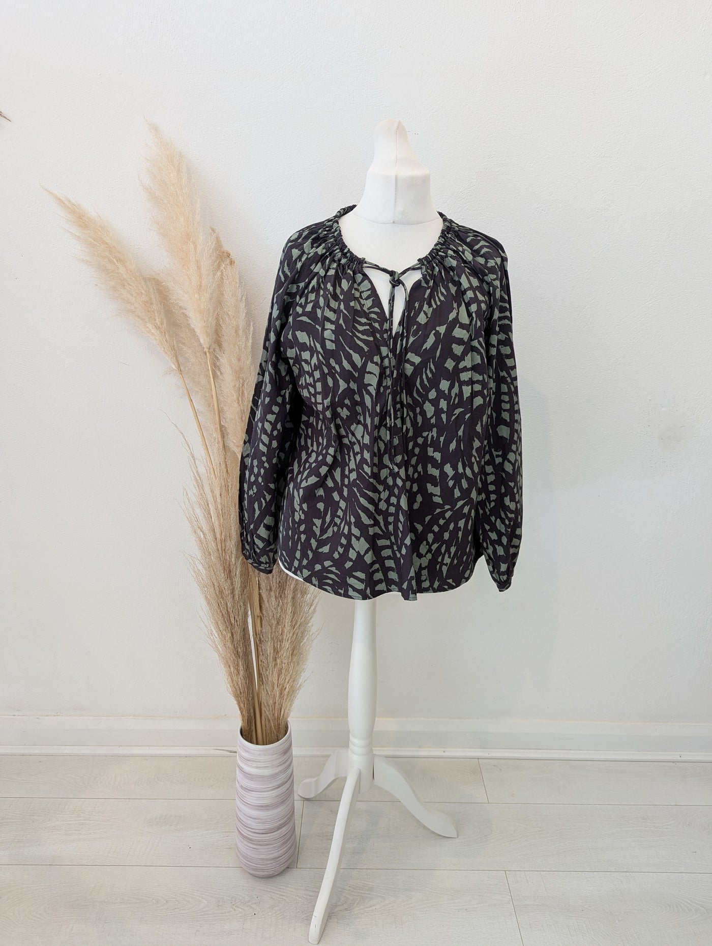 Hush Green/Grey Smock Top Size Large