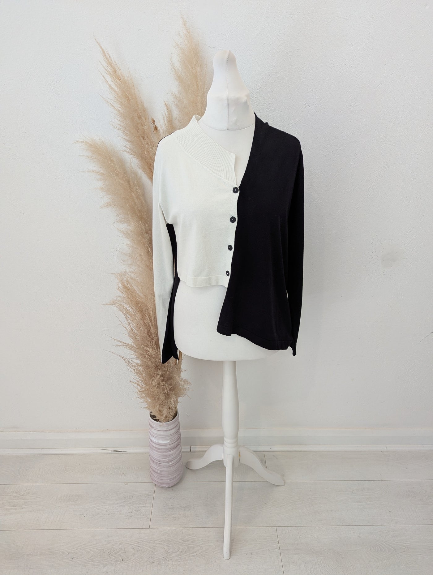 Sarah Pacini White/Black Cardigan One Size