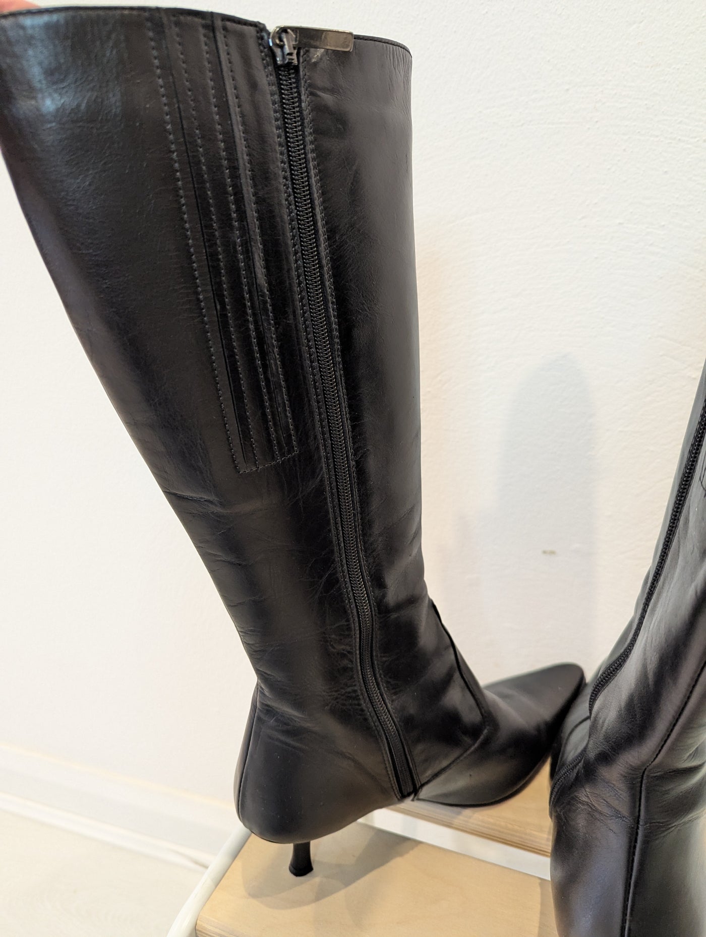 Duo Black Knee High Boots Size 7