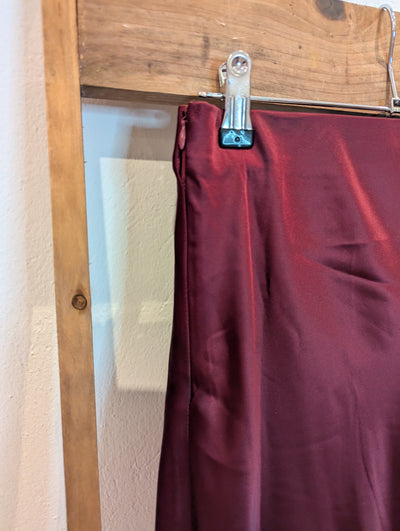 Elenza Burgundy Satin Skirt S