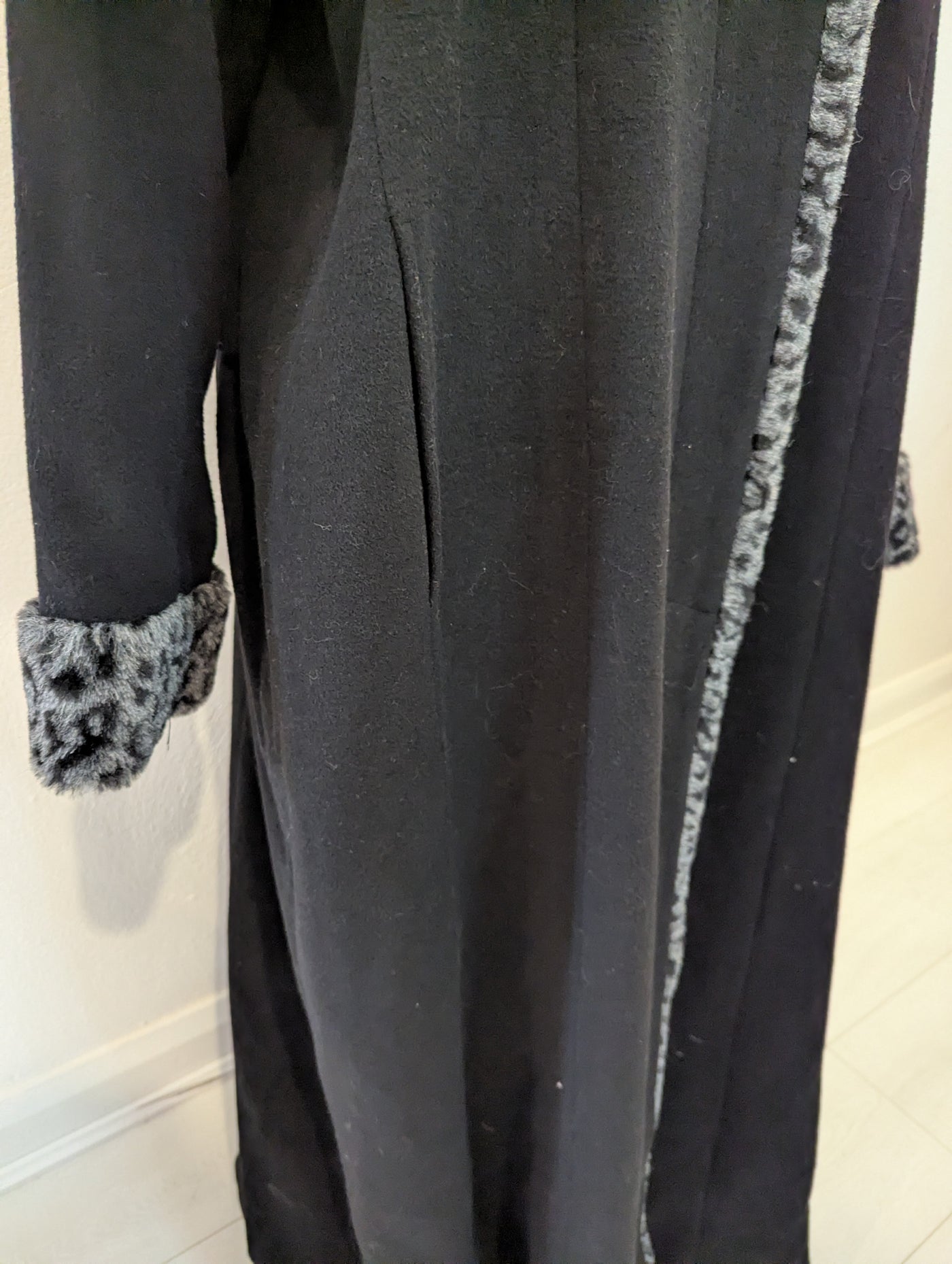 David Barry Exclusive Black Wool Fur Trim Coat 16