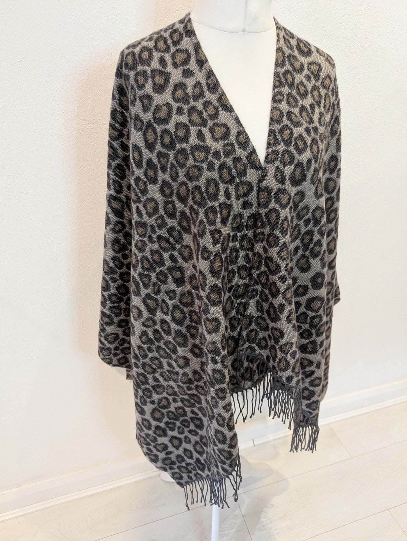 M&S Animal Print Cape NWT RRP £45