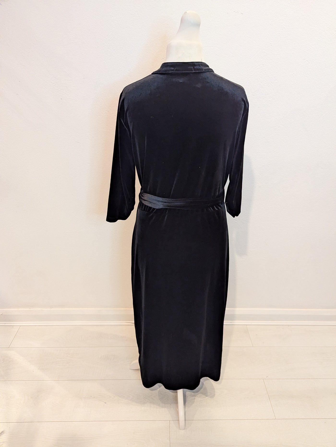 Kate & Pippa Black Velvet Wrap Dress M