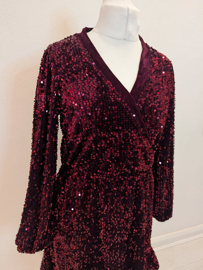 Love & Roses Burgundy Sequin Dress 12 NWT