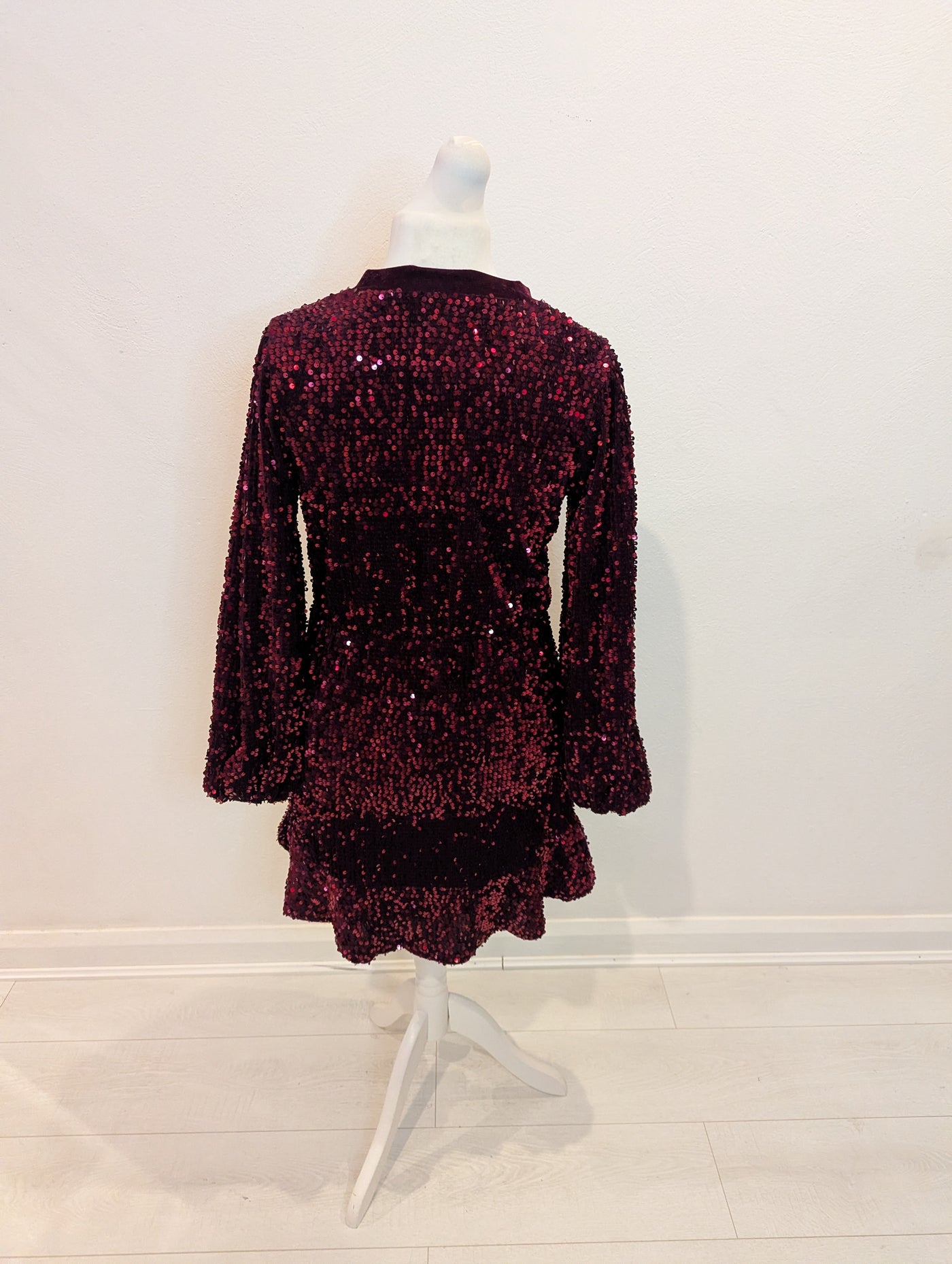 Love & Roses Burgundy Sequin Dress 12 NWT