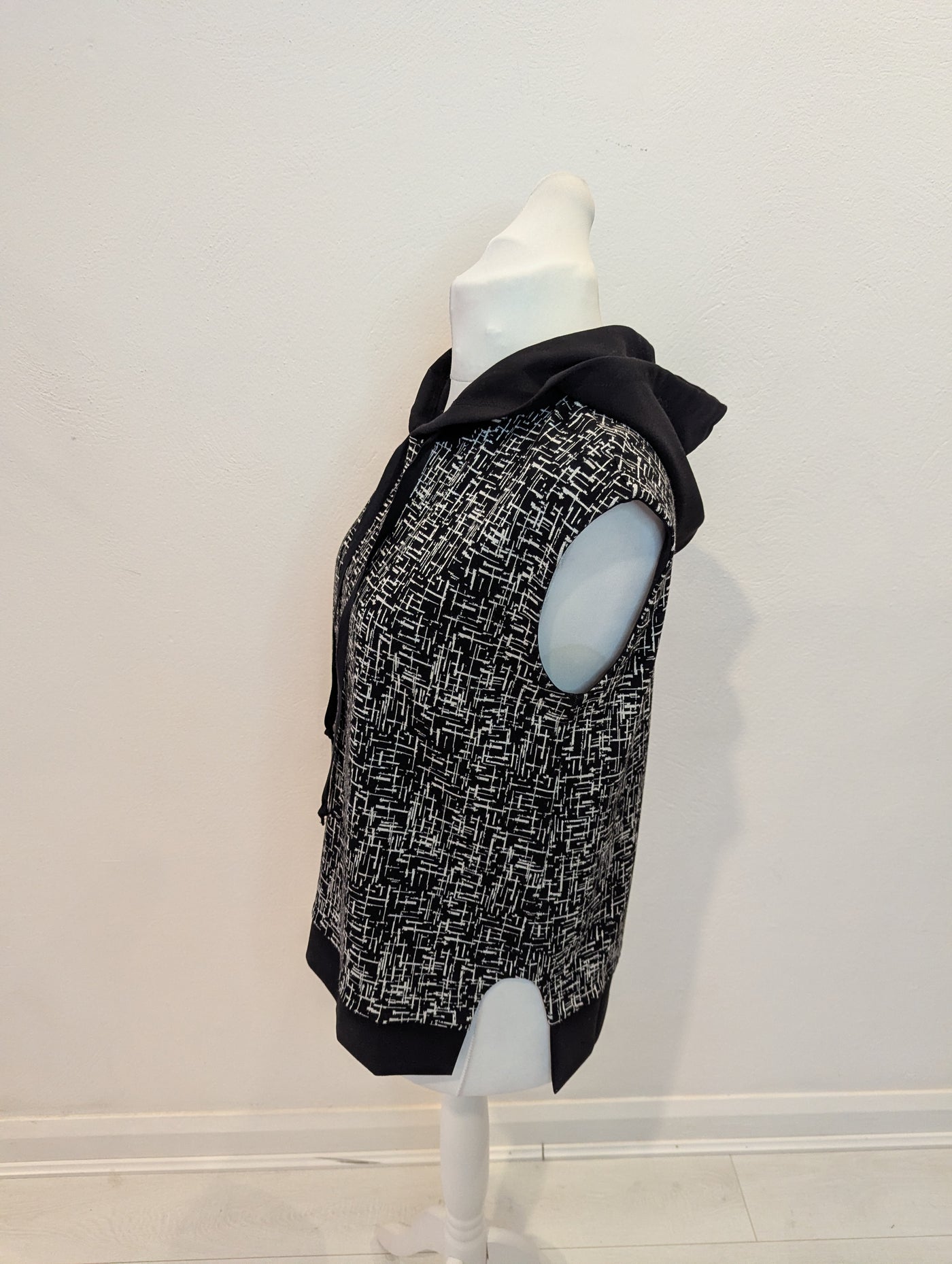 Naya Sleeveless Jumper S/M