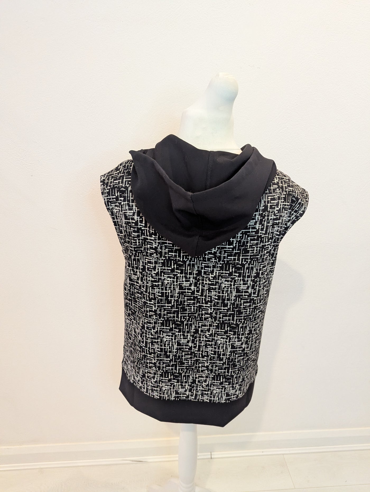 Naya Sleeveless Jumper S/M