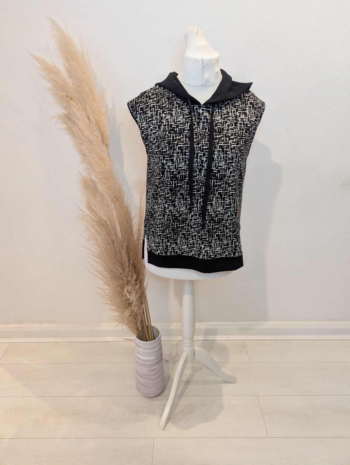 Naya Sleeveless Jumper S/M