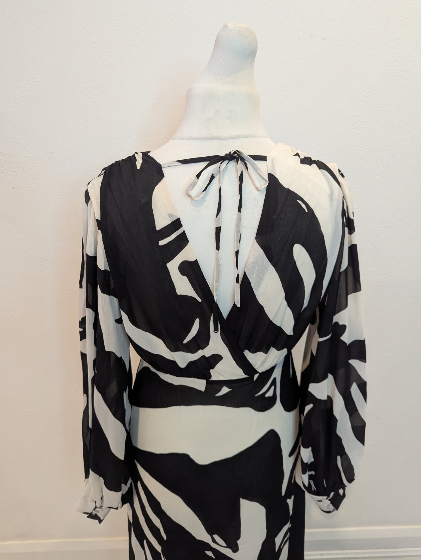 Pretty Lavish Black & White Maxi 12 NWT £88