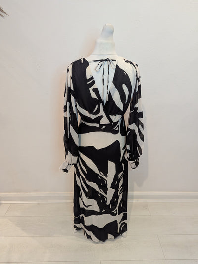 Pretty Lavish Black & White Maxi 12 NWT £88