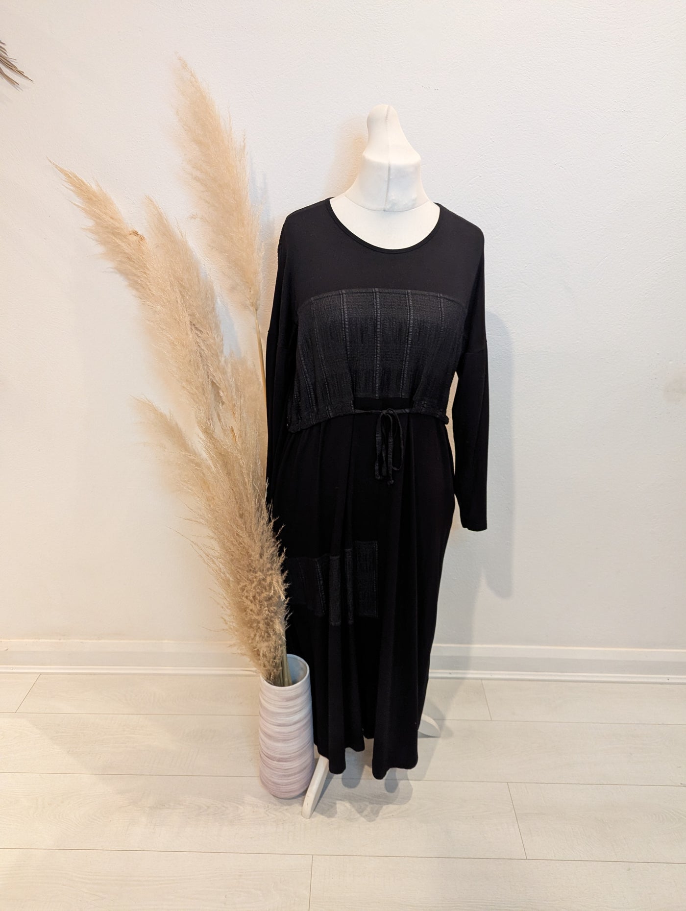 My Soul Black Tie Front Dress M