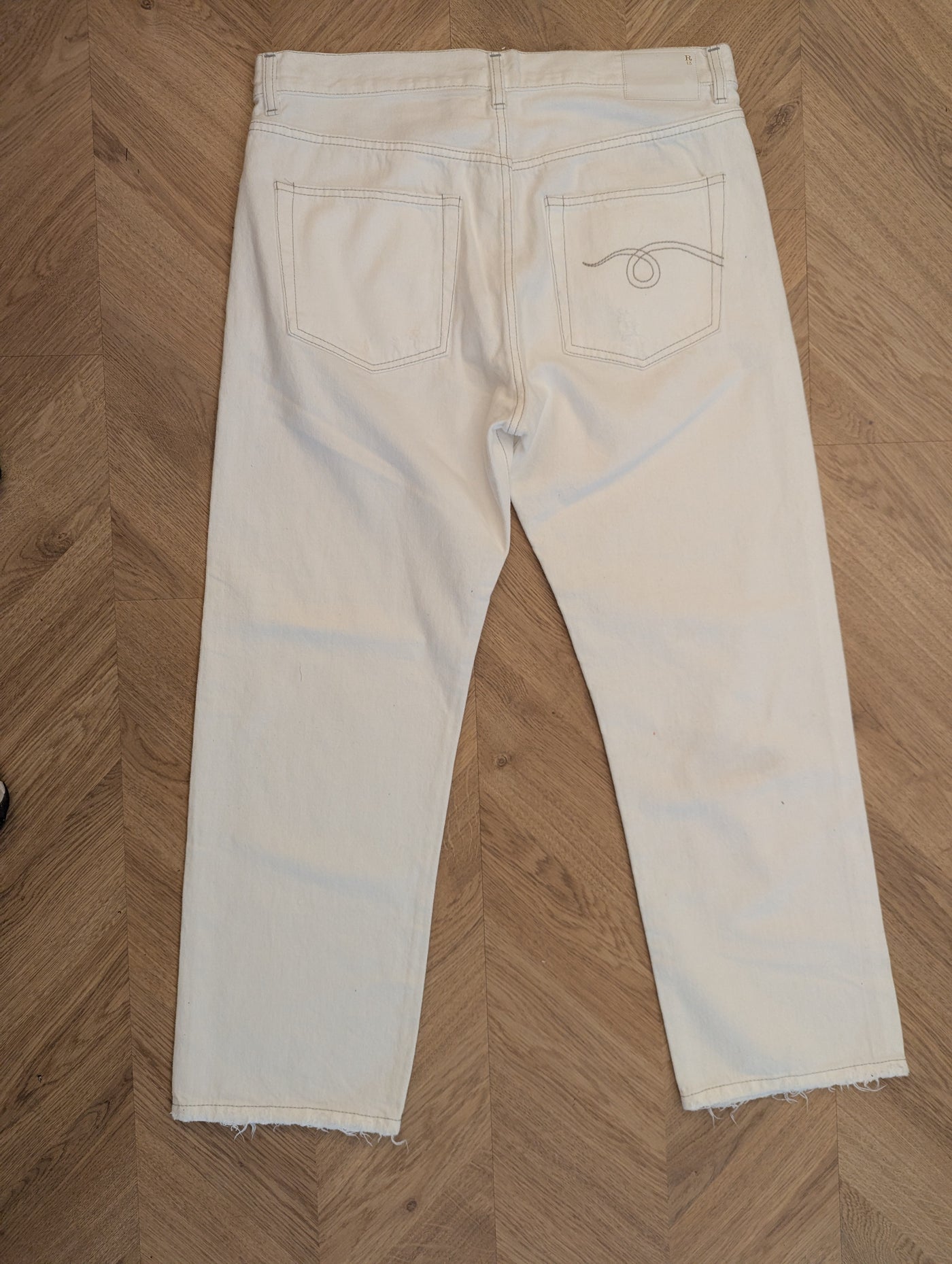 R 13 White Boyfriend Jeans 29