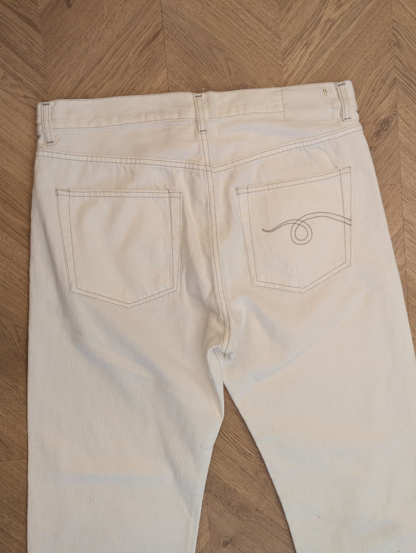 R 13 White Boyfriend Jeans 29