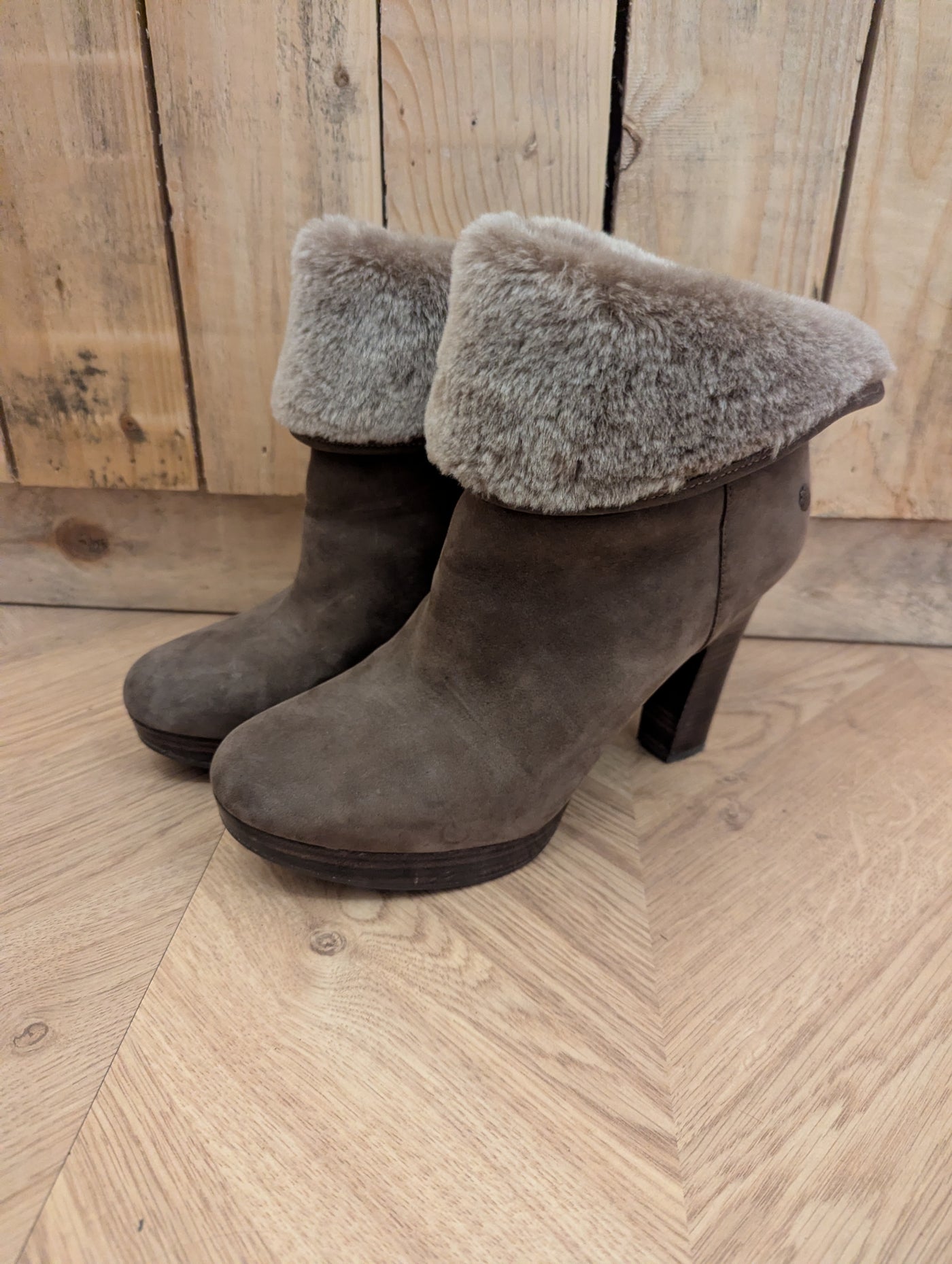Ugg taupe fur lined heeled boots 6.5