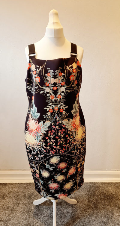 Star by Julien McDonald Black floral dress Size 20 New
