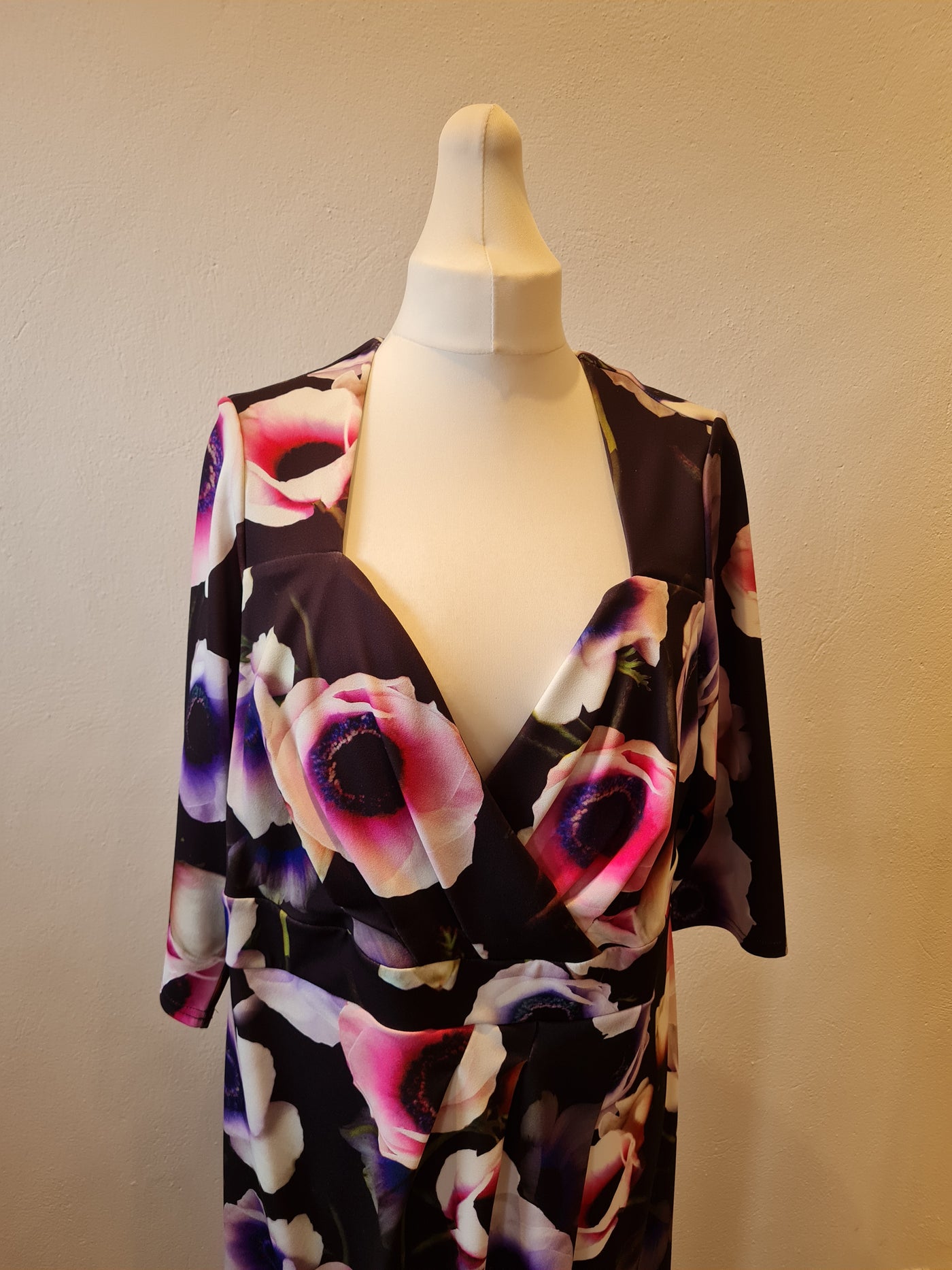 Scarlett &Jo Black & Cerise Floral Dress size 24 New