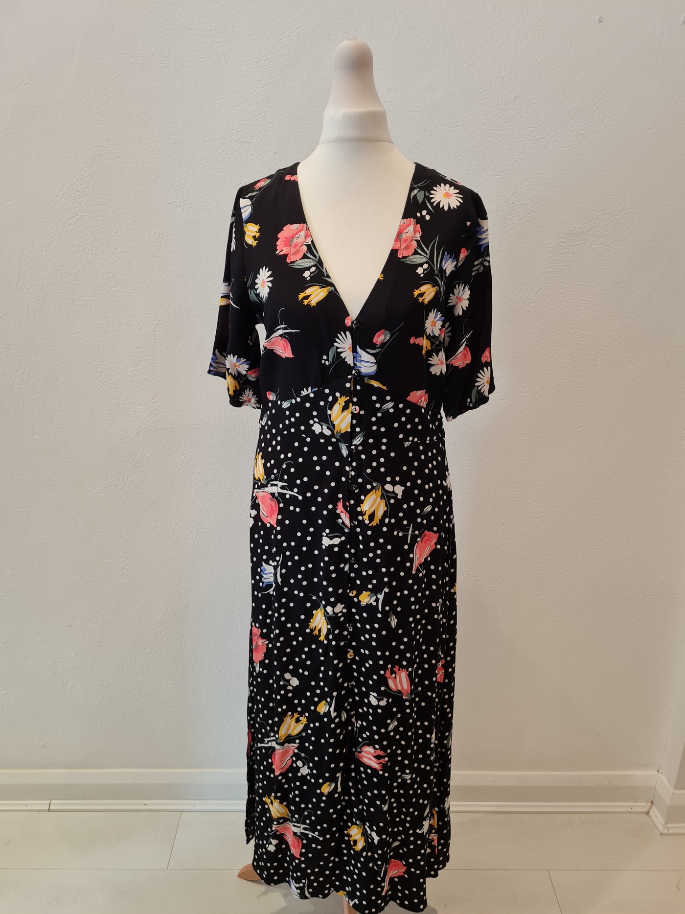 Oasis Black floral maxi New RRP £55