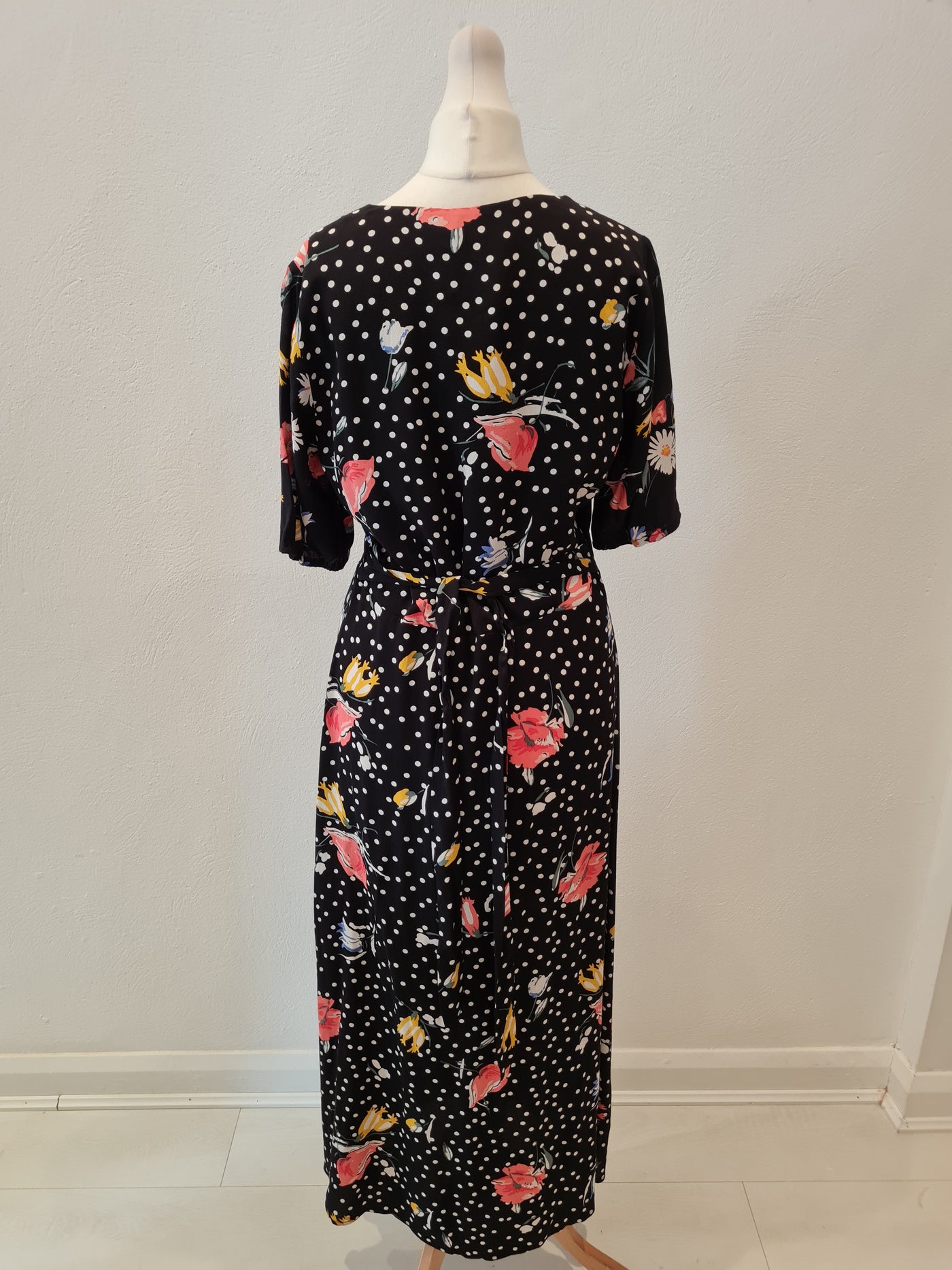 Oasis Black floral maxi New RRP £55