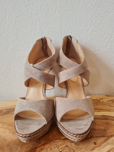 Moda in Pelle Taupe Suede Platform Sandal Size 5 New
