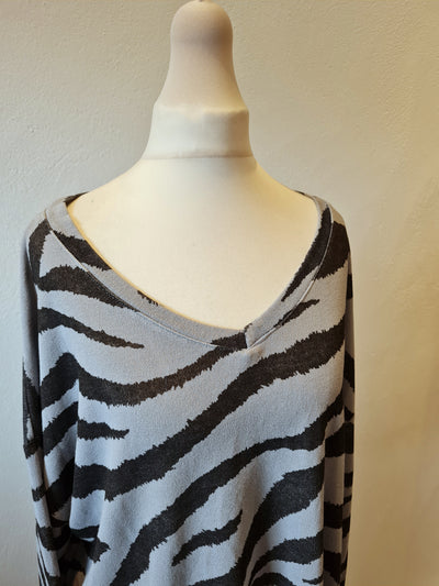 Made in Italy animal print fine knit jumper M/L