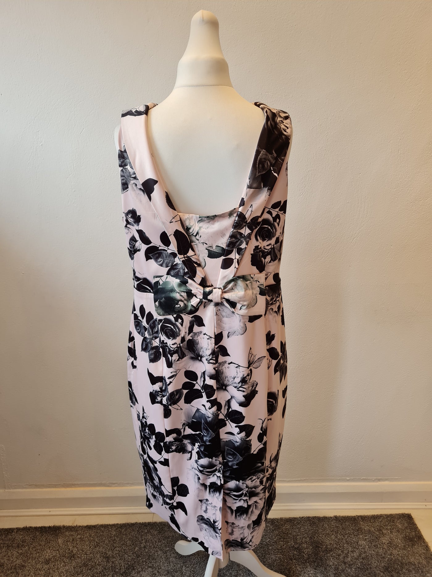 Debut pink/black floral Dress 18