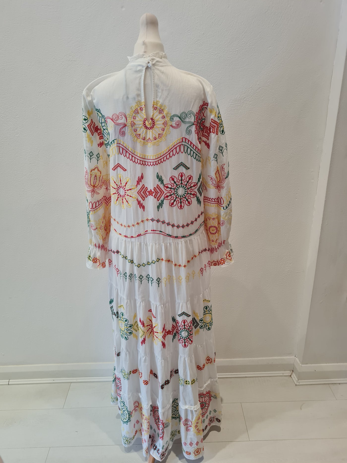 Zara White Multi Embroidery Maxi Size XS New (RRP £79.99)