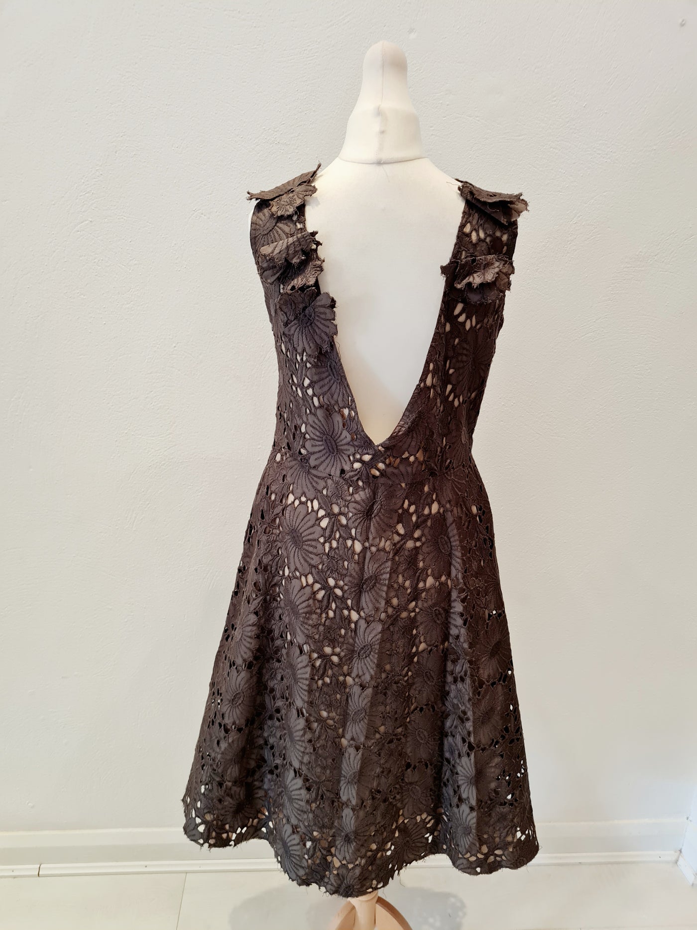 Hoss Olive Lace V Back Dress Size 12
