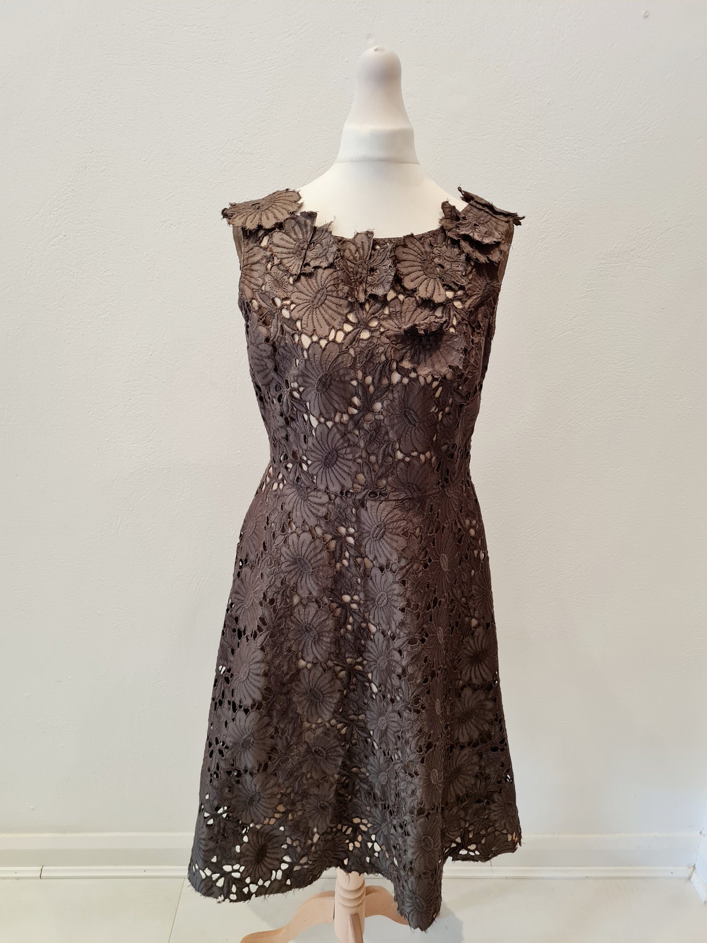Hoss Olive Lace V Back Dress Size 12