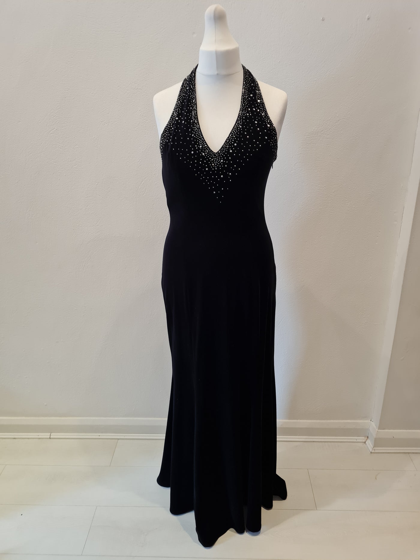 Niki Black Velvet Halterneck Maxi 14