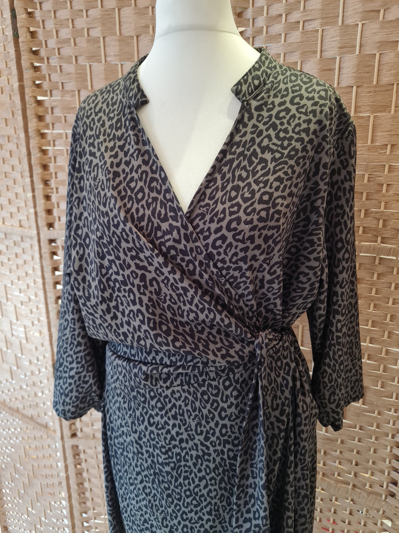 Kate & Pippa Khaki leopard wrap dress XL
