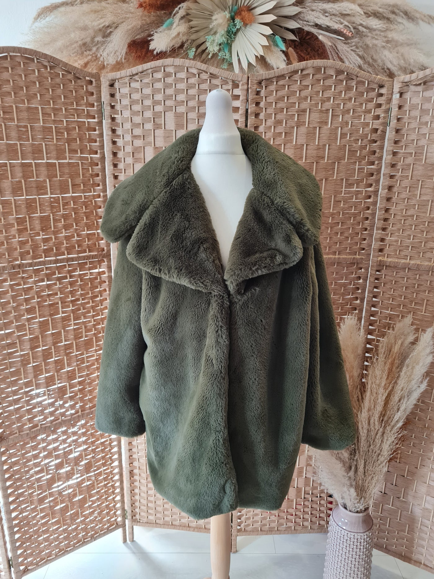 Md'M khaki fur coat M