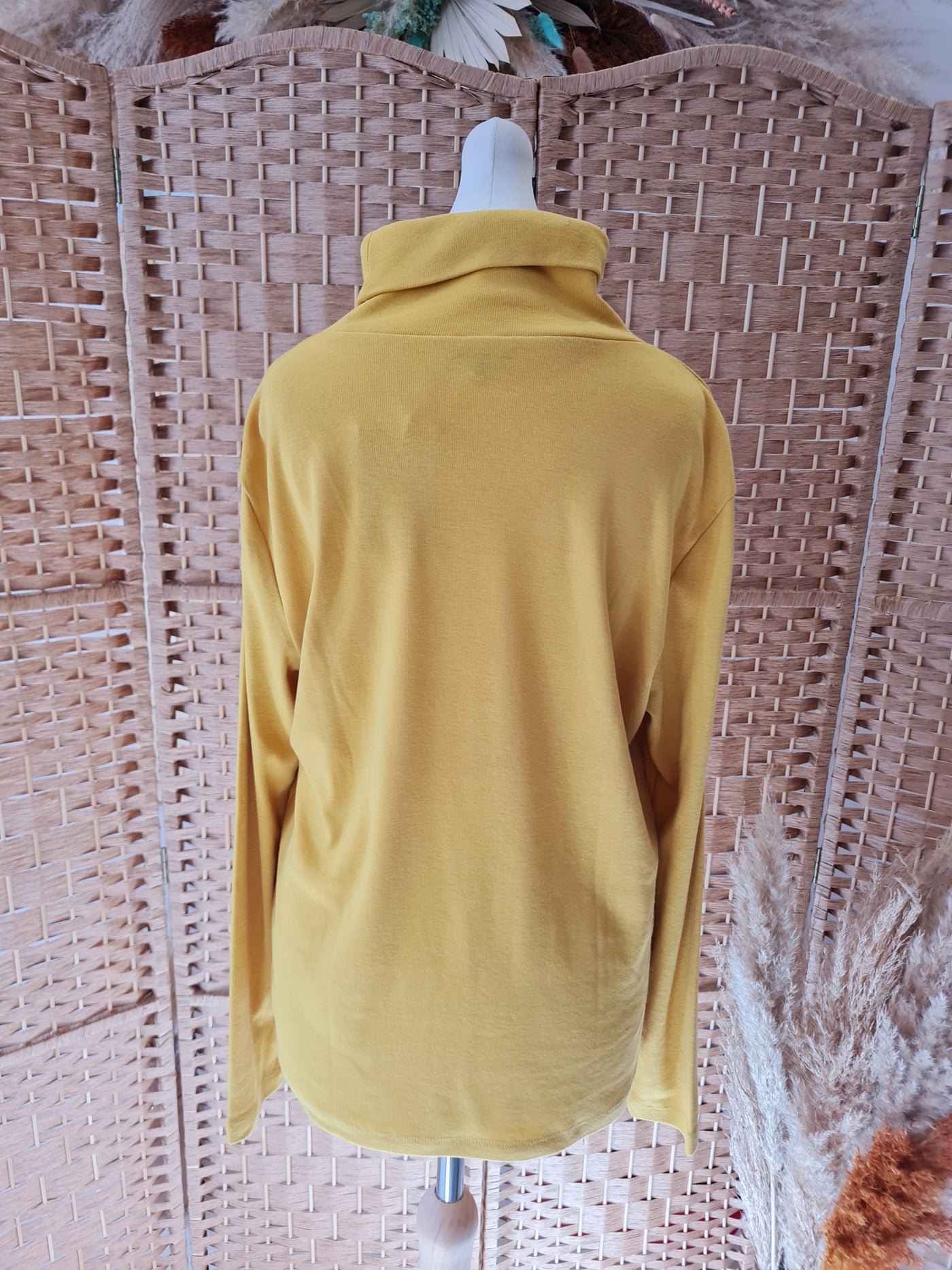 Emreco mustard turtleneck 16