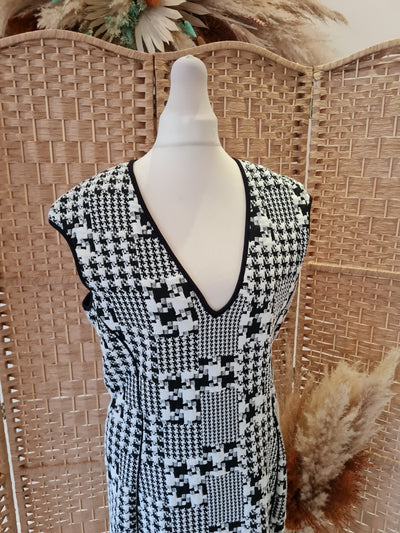 H&M Dogtooth shift L