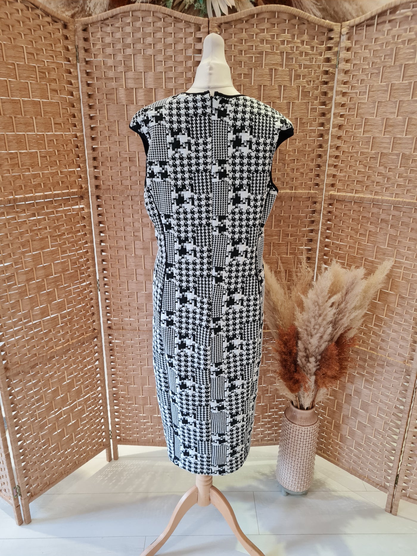 H&M Dogtooth shift L