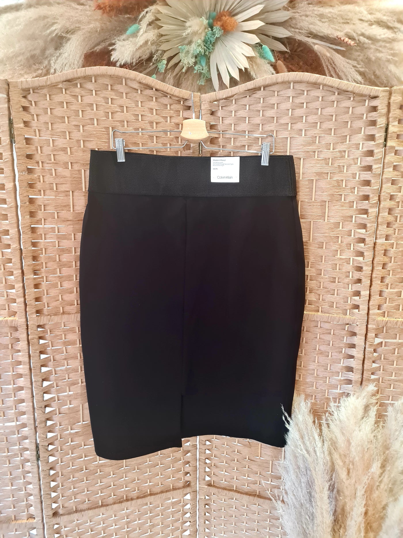 Calvin Klein black pencil skirt Large NWT