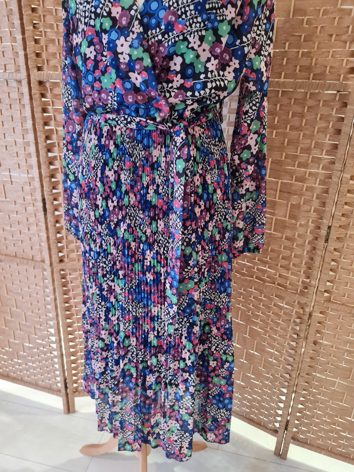 Made In Italy Floral Pleat Maxi Size 8
