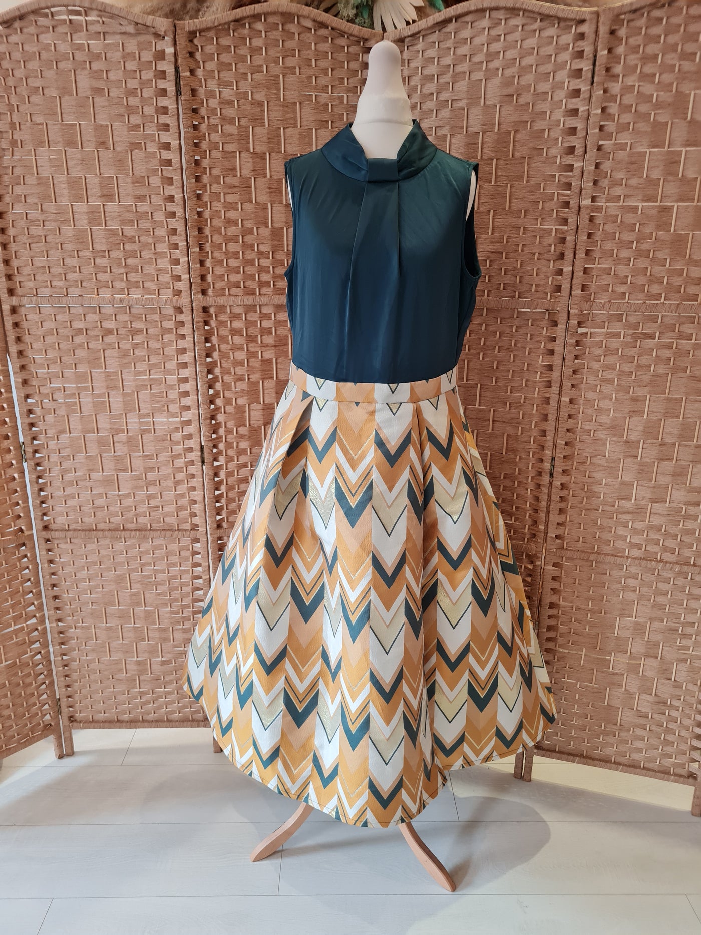 Maisy Boutique Teal/Gold Dress Size 12