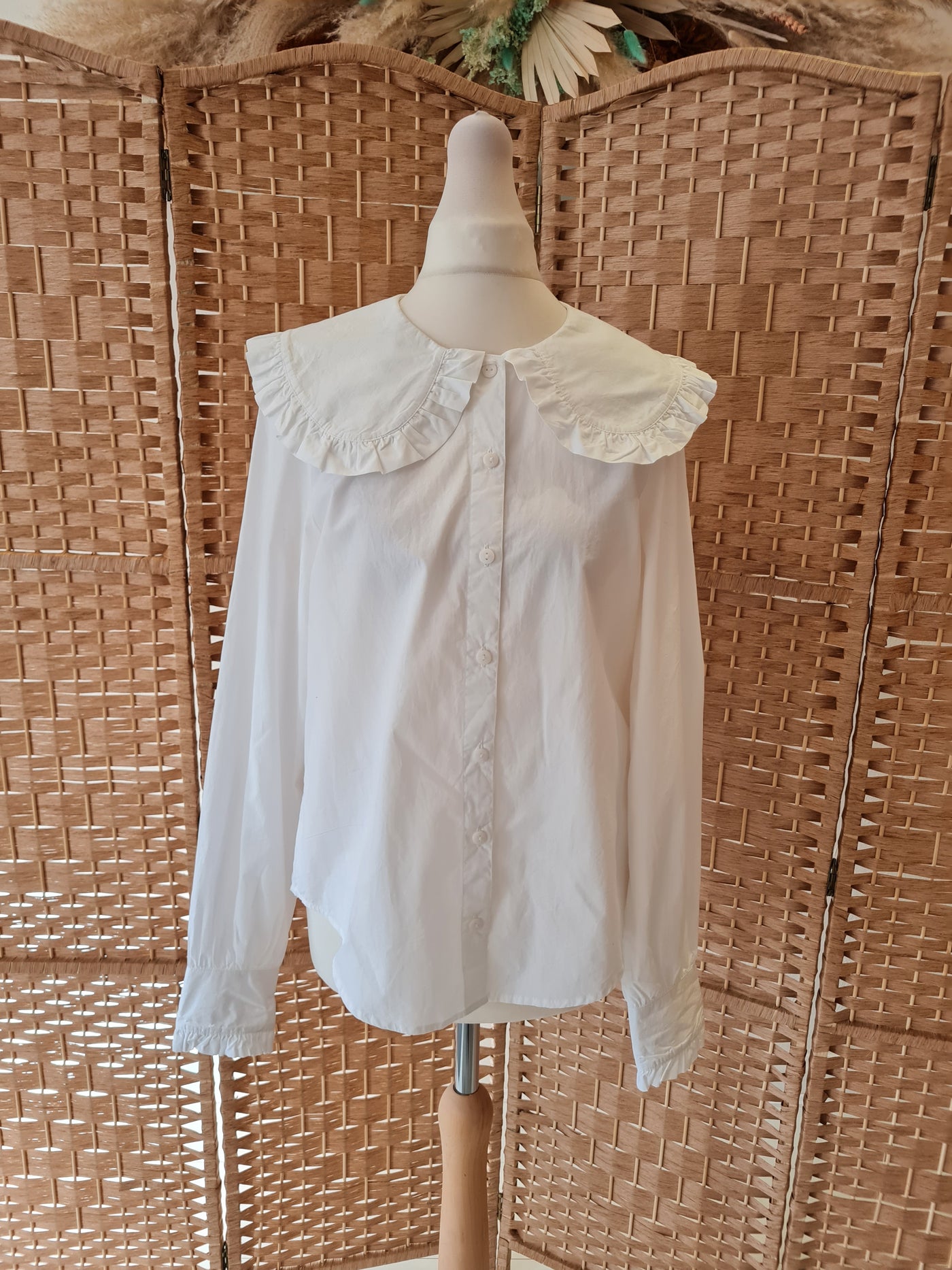 Monki white shirt XS New