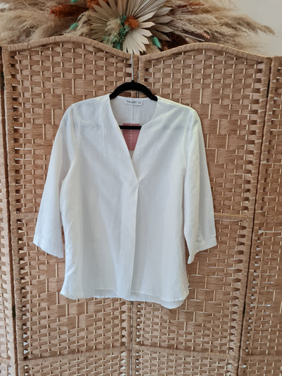 Gallery White Linen Mix Top Size 12