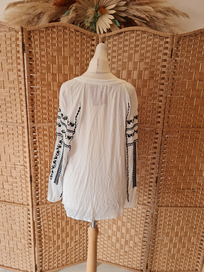 Monsoon white/black top M