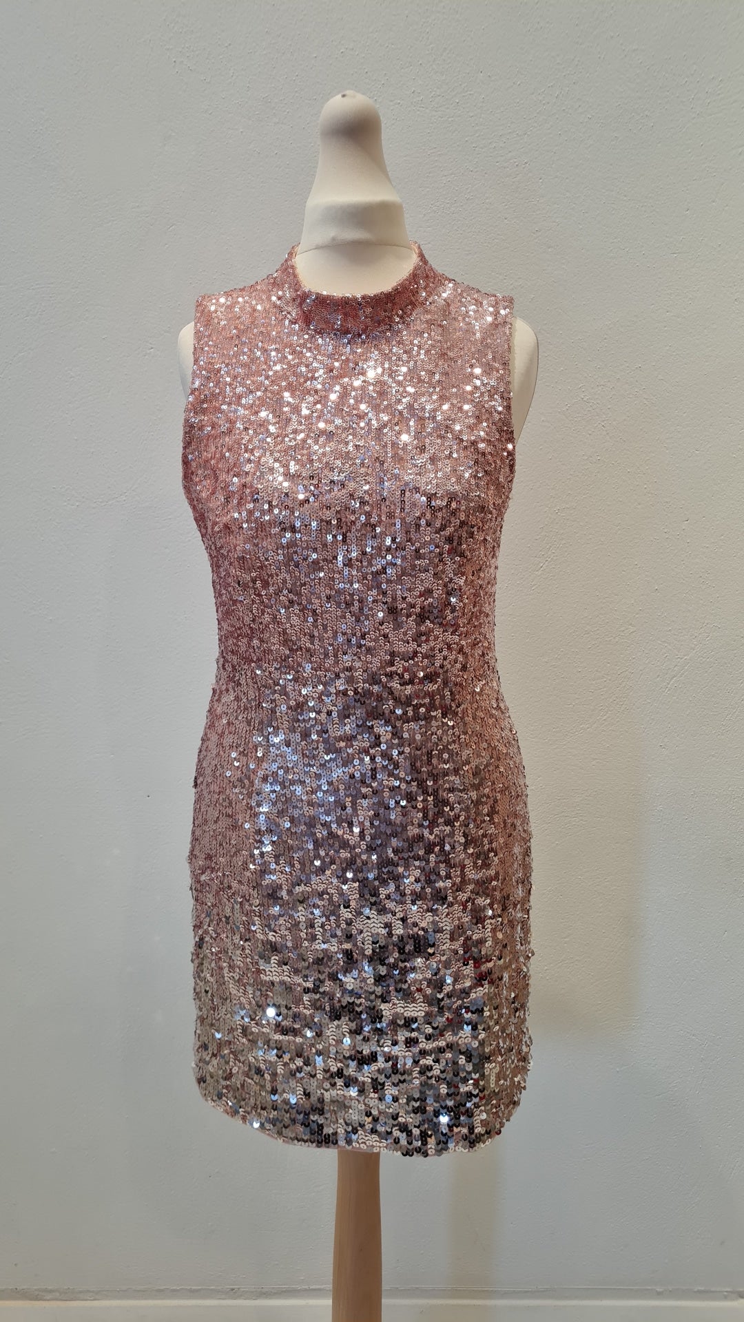 French Connection Rose Gold Sequin Dress Size 10 The Wardrobe French Connection Rose Gold Sequin Dress Size 10 The Wardrobe