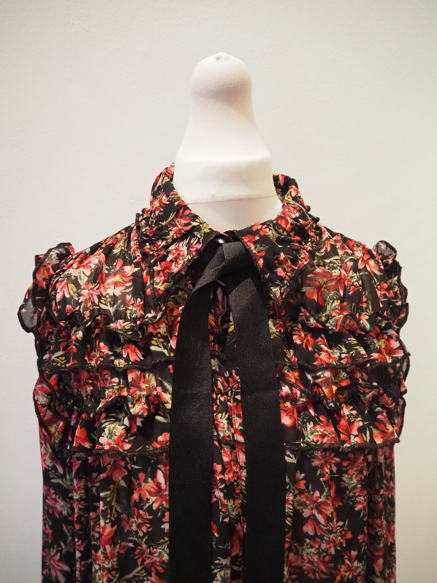 Zara Floral Tie Neck Blouse XS