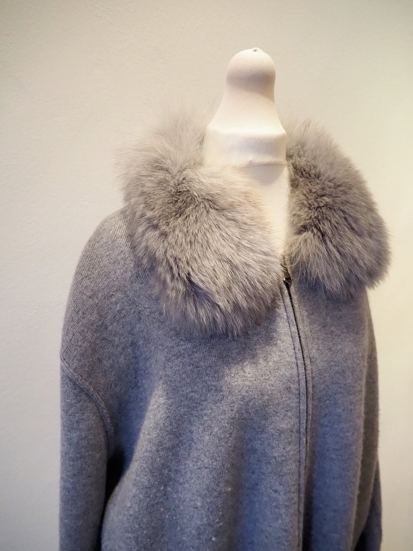 Interdee Grey Faux fur collar Long cardigan Size S