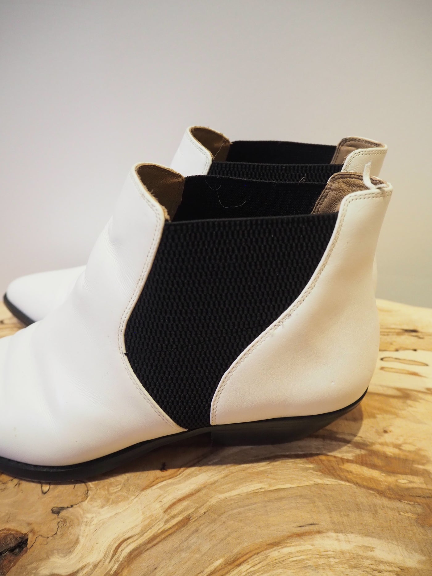 Autograph White ankle boots 7