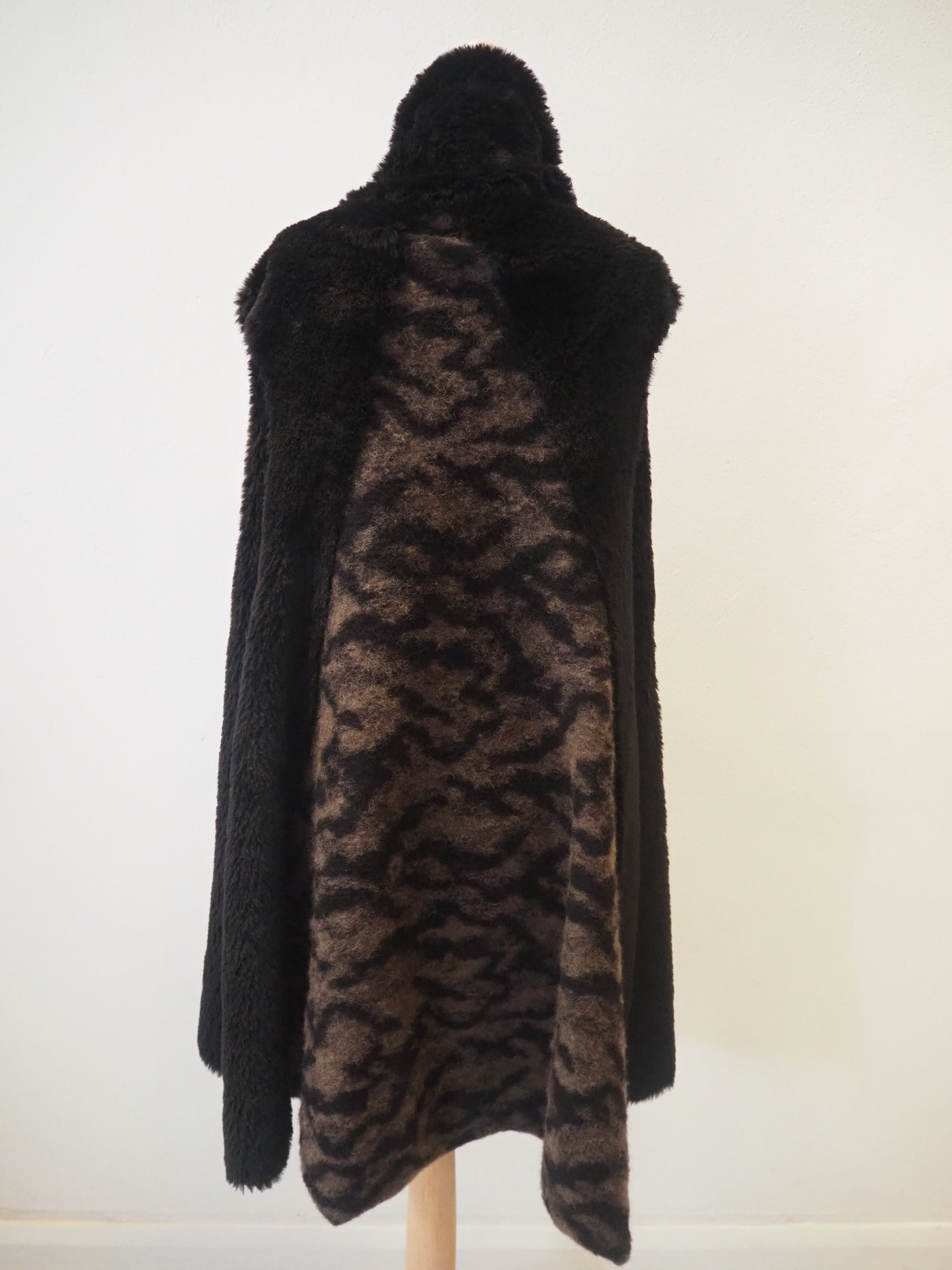 Black Fur/Animal Print Gilet L