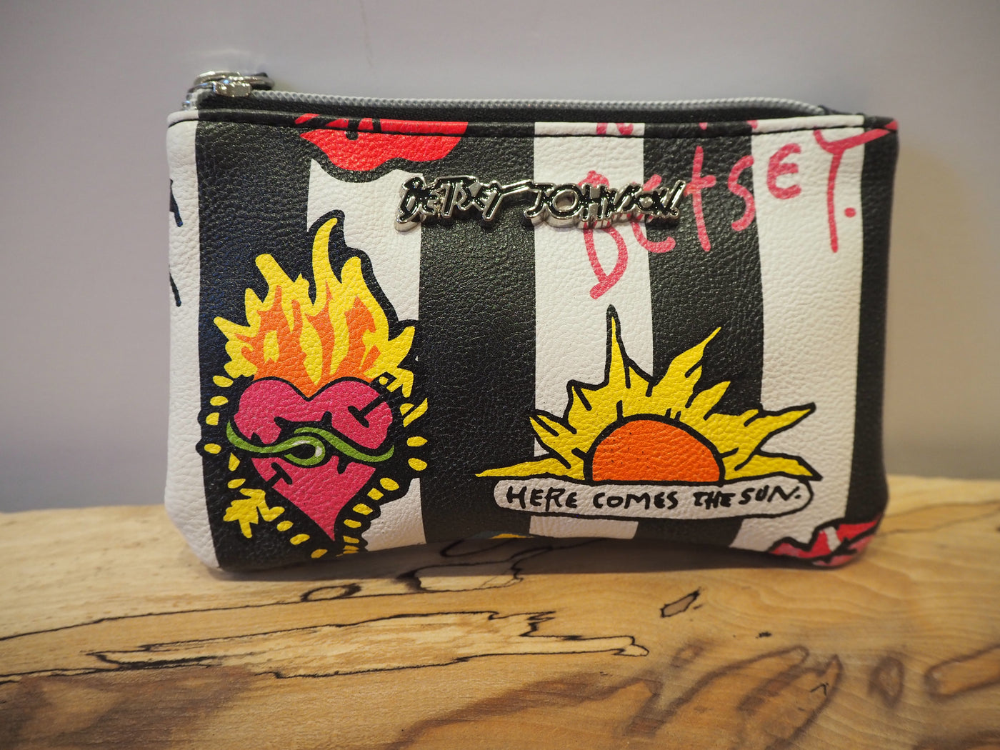 Betsey Johnston Graphic purse/pouch
