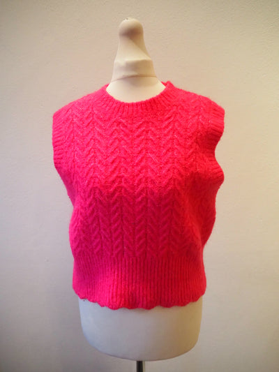 Zara Cerise Cable knit vest Size L