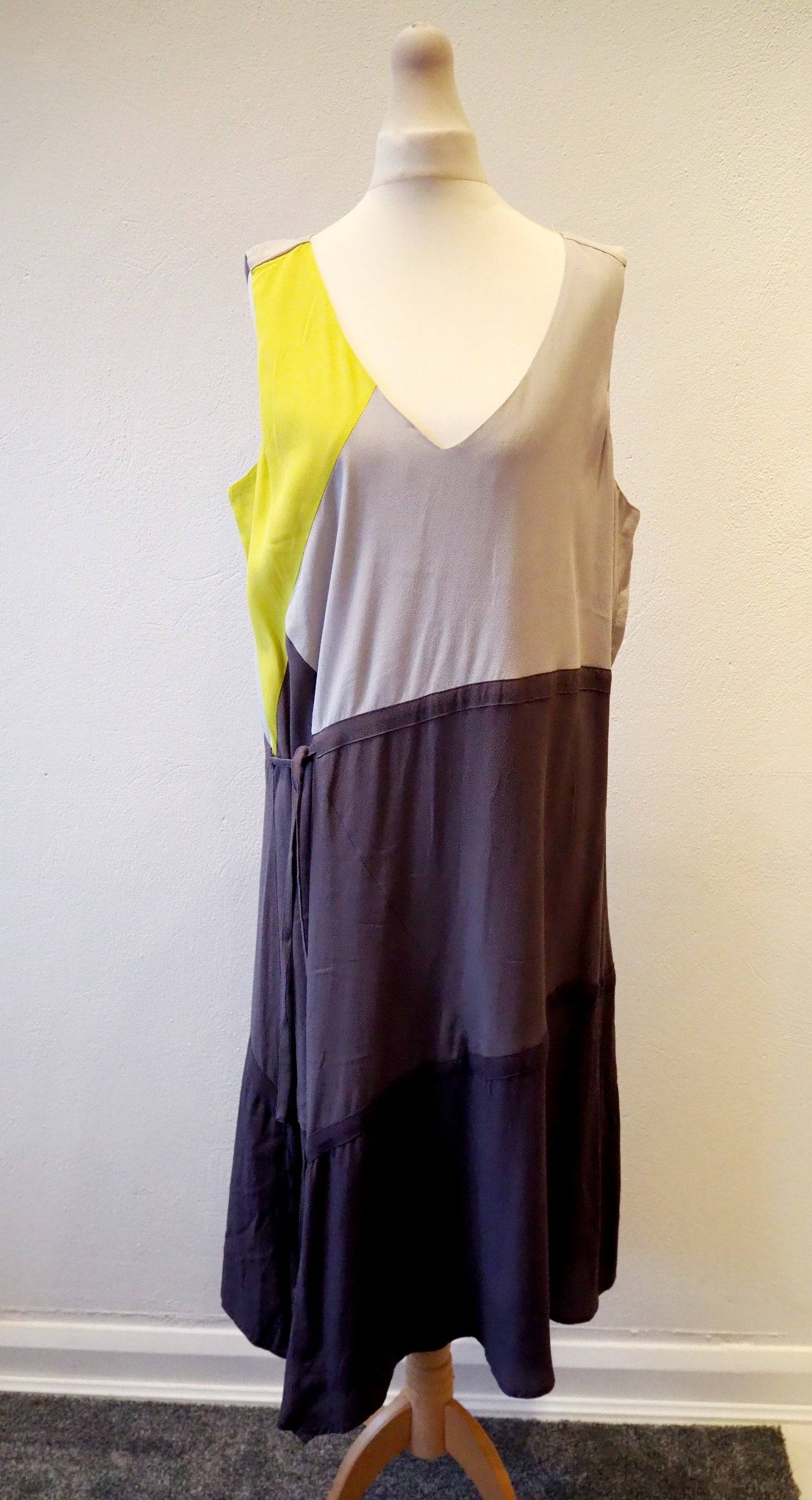 Mint Velvet Grey/Yellow Midi Dress 14